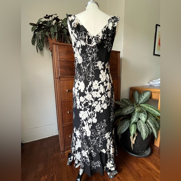 Flowy Black and White Floral Maxi Dress - Picture 1 of 7